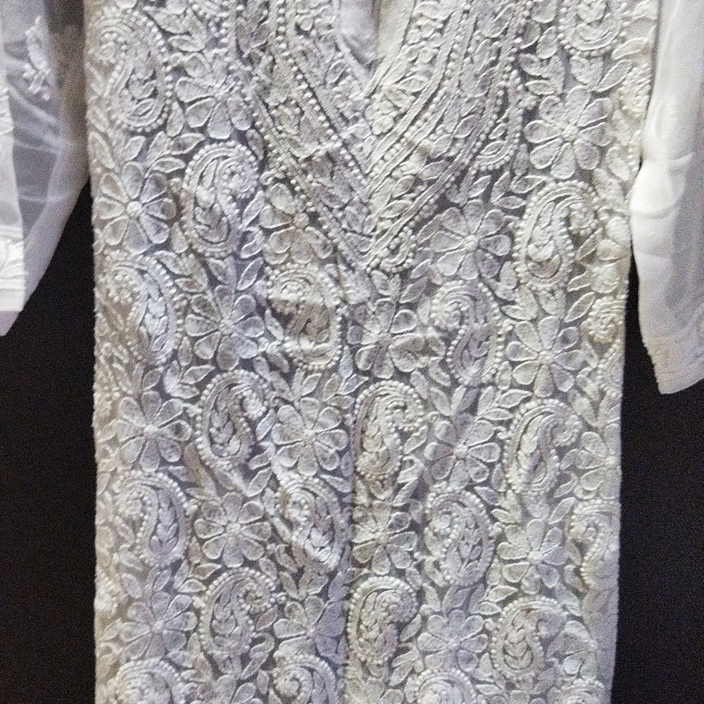It's a Lucknowi kurta in white. Size - medium. - Picture 2 of 4